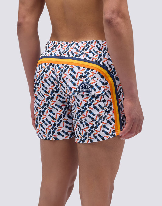 BAÑADOR CORTO DE CINTURA ELÁSTICA CON ESTAMPADO MULTI TUCÁN