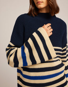 MAGLIONE A RIGHE CON COLLO A TARTARUGA