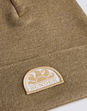 BEANIE WITH PATCH