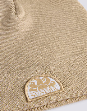 BEANIE WITH PATCH
