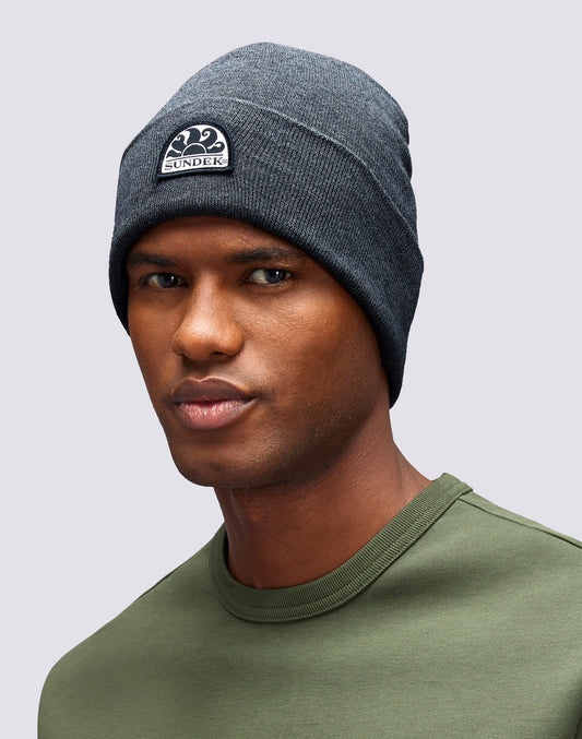 BONNET AVEC PATCH