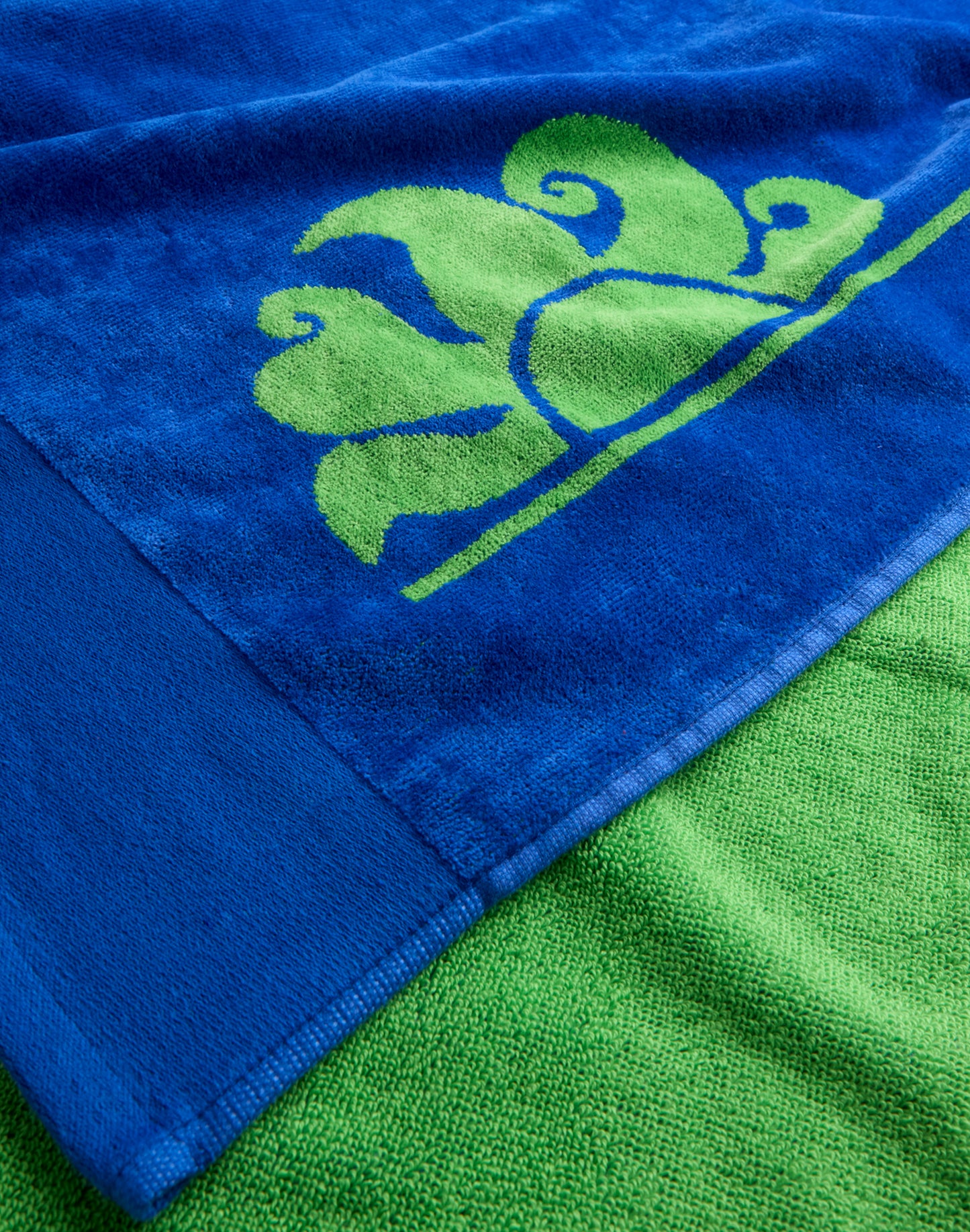 ICON - JACQUARD BEACH TOWEL WITH ICONIC LOGO