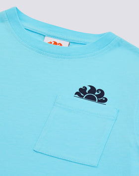 T-SHIRT ENFANT À MANCHES COURTES AVEC POCHE ET LOGO SUR LE DEVANT