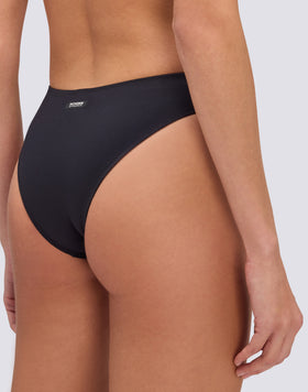 BAÑADOR DE UNA PIEZA PARA MUJER CON RECORTES Y DETALLE DE CONCHA