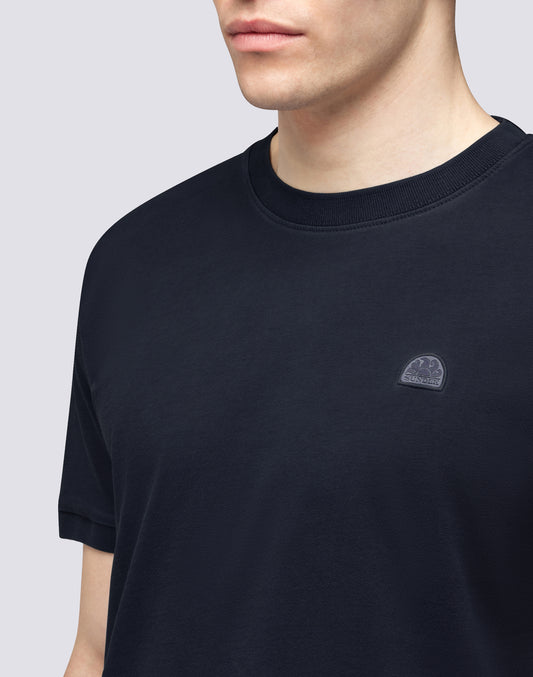 CAMISETA NEW DAY DE CUELLO REDONDO CON LOGOTIPO