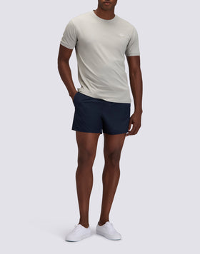 T-SHIRT NEW DEY À COL ROND TEINT EN PIÈCE AVEC LOGO