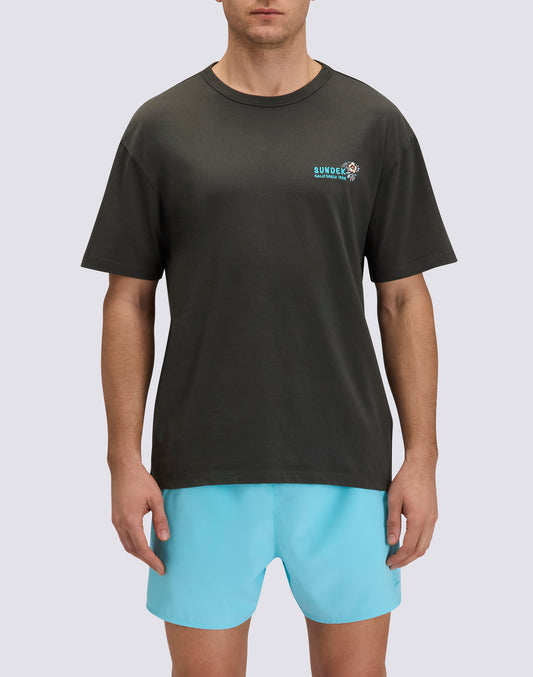 T-SHIRT DA UOMO A GIROCOLLO CON STAMPA E RICAMO SUNDEK CALIFORNIA 1958
