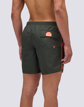 MID-LENGTH SWIM SHORTS WITH AN ELASTICATED WAISTBAND