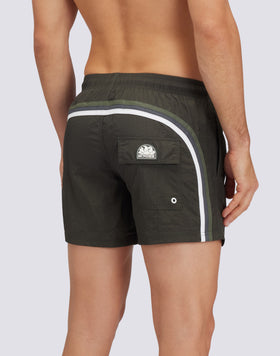 SHORT CRINKLED SWIM SHORTS WITH AN ELASTICATED WAISTBAND