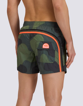 BAÑADOR DE PANTALÓN CORTO CON CINTURA ELÁSTICA ESTAMPADO DE CAMUFLAJE TEJIDO RIP-STOP