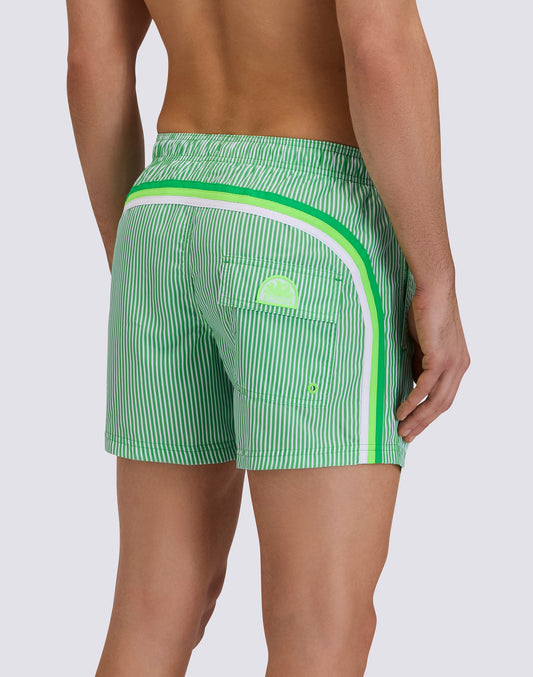 COSTUME DA BAGNO UOMO CORTO VITA ELASTICATA POLIESTERE RICICLATO REPREVE® CON STAMPA A RIGHE JUICY CON RICAMO FRUTTA