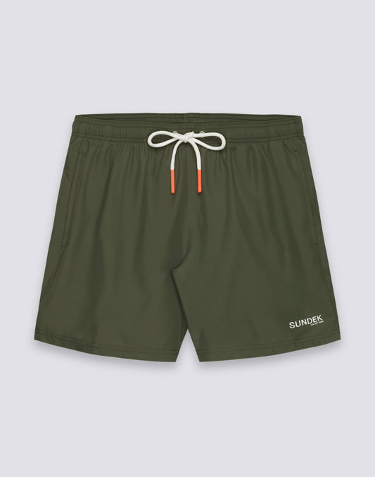 MAILLOT DE BAIN MI-LONG À TAILLE ÉLASTIQUE EN POLYESTER RECYCLÉ REPREVE® AVEC DÉTAIL TRICOLORE