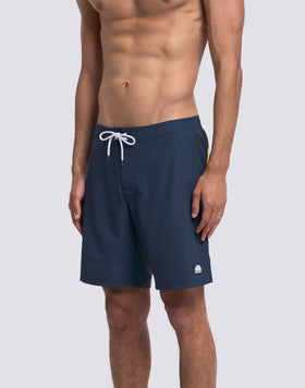 MAILLOT DE BAIN SEMI-ÉLASTIQUE À TAILLE LONGUE POUR HOMME EN POLYESTER RECYCLÉ REPREVE®