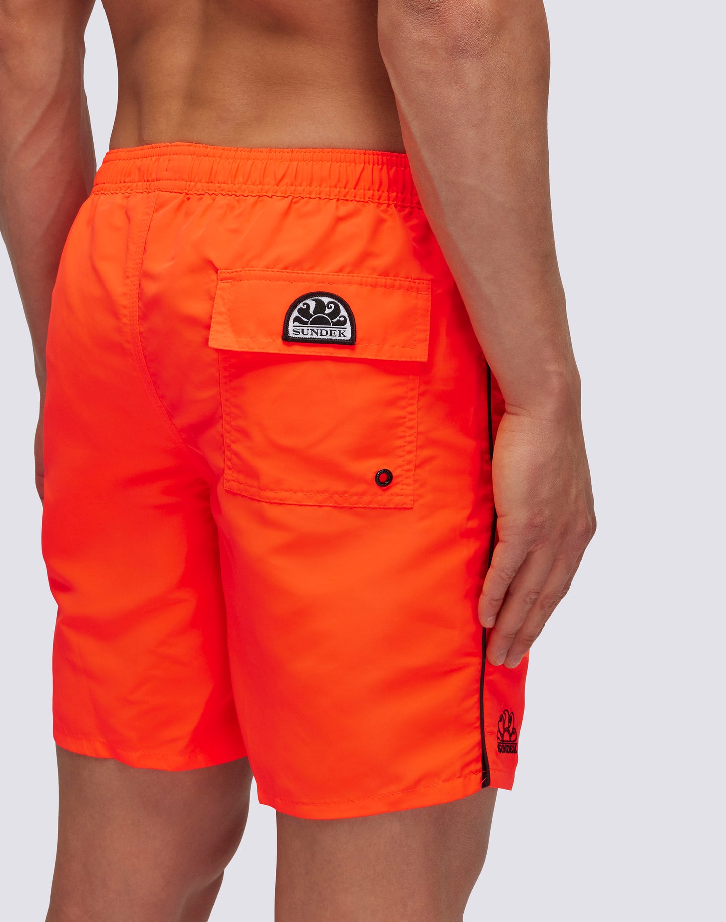 ICONIC TAFFETA STRETCH WAIST MID-LENGTH SWIM TRUNKS