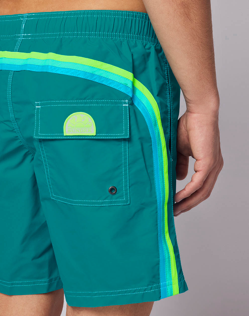 MID-LENGTH SWIM SHORTS WITH AN ELASTICATED WAISTBAND