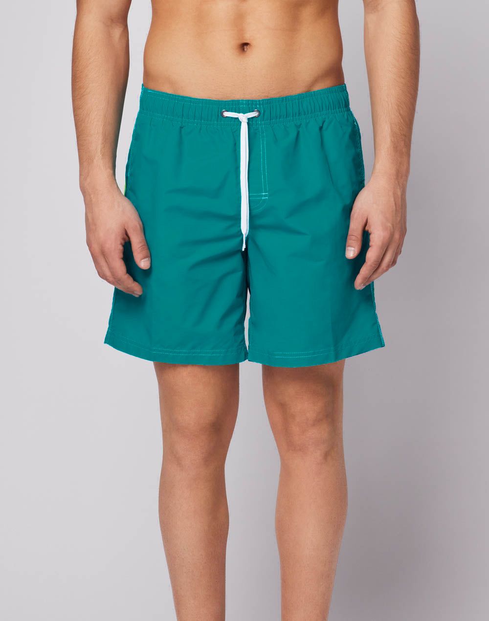 SHORT DE BAIN COURT AVEC TAILLE ÉLASTIQUE