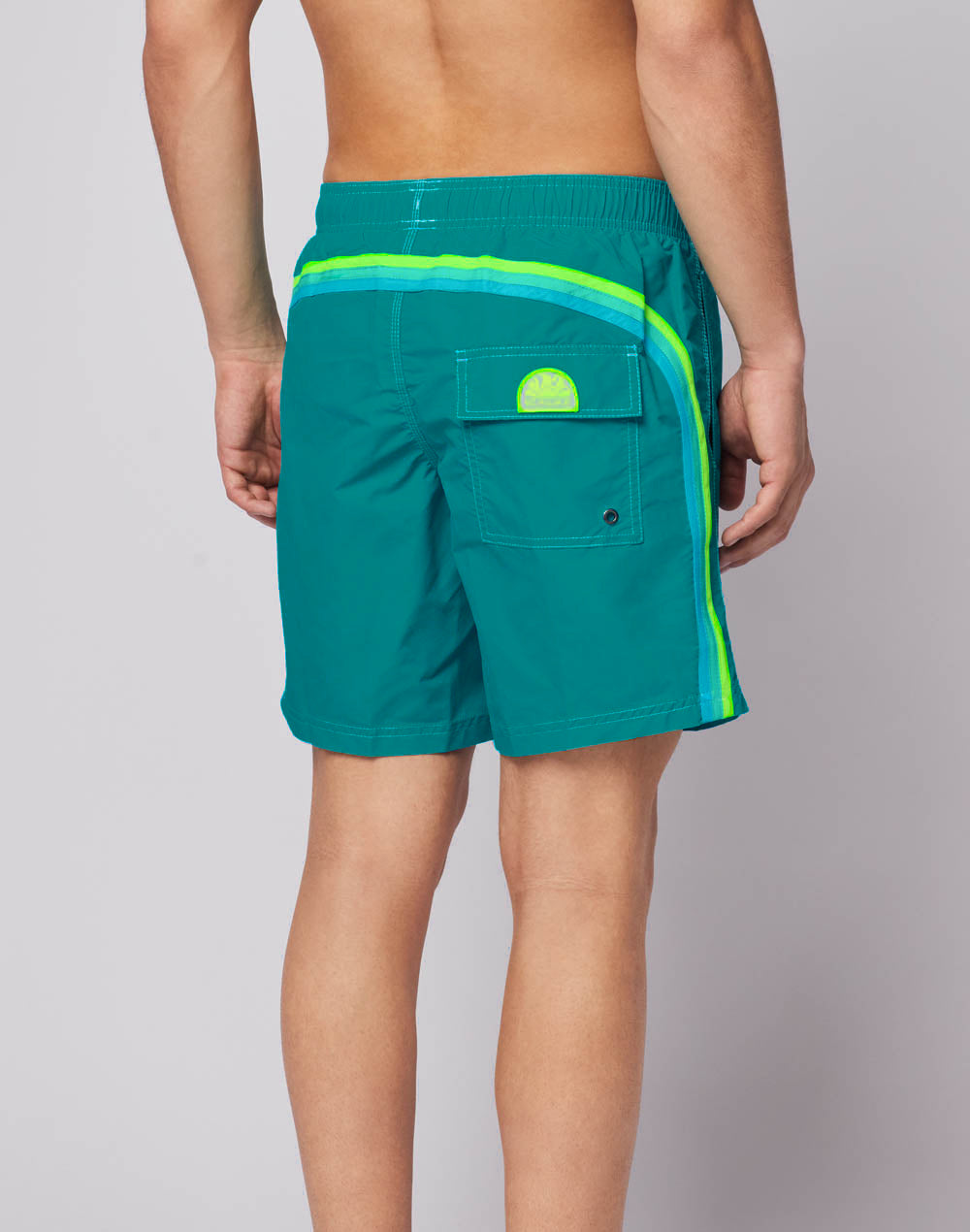 MID-LENGTH SWIM SHORTS WITH AN ELASTICATED WAISTBAND