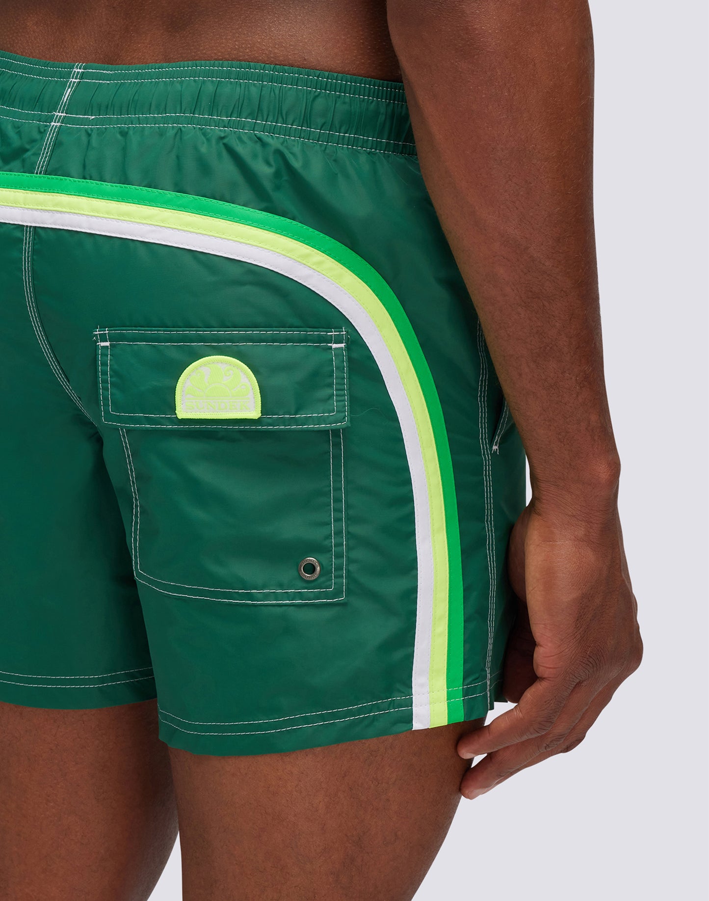 ICONIC TAFFETA STRETCH WAIST SHORT SWIM TRUNKS