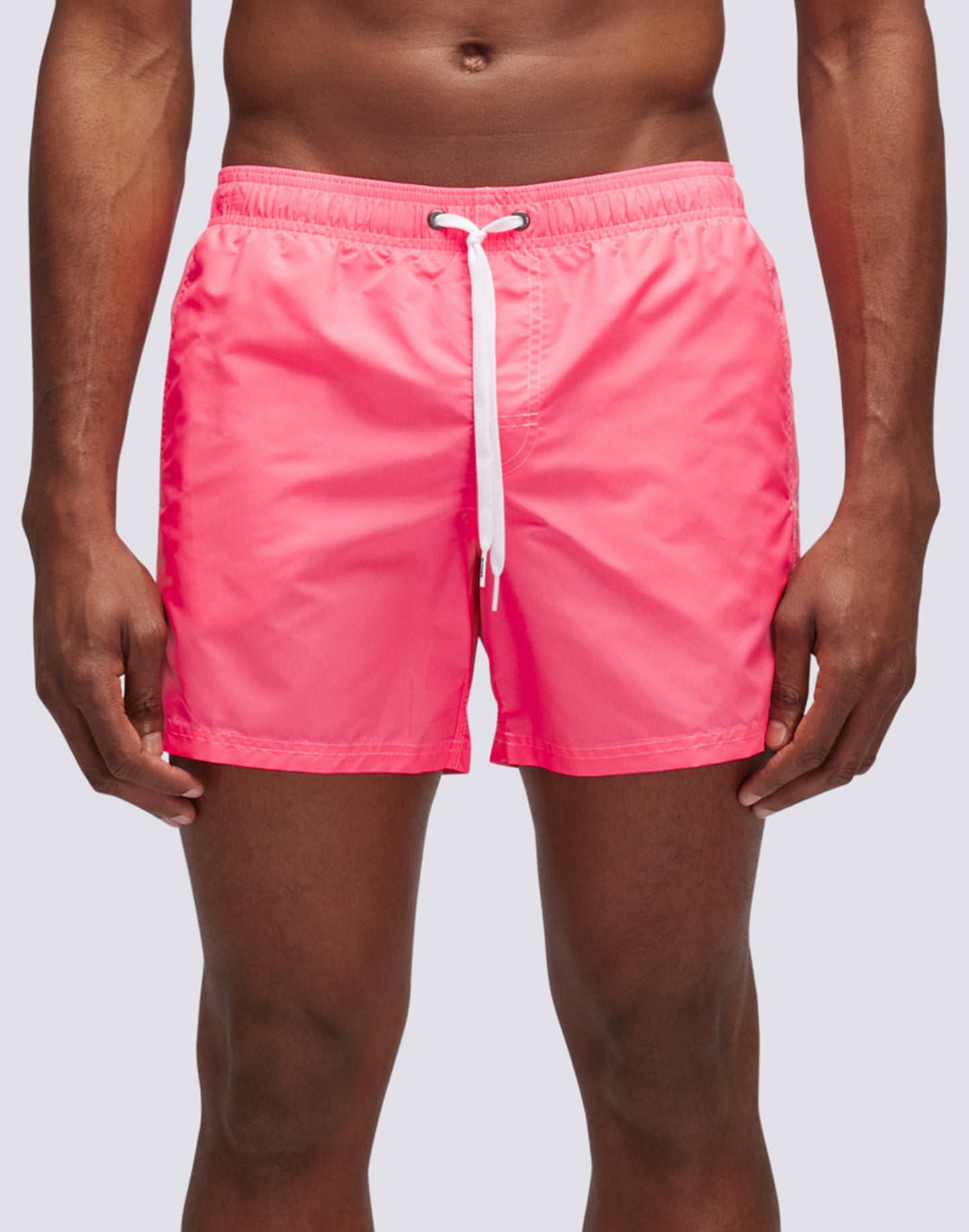 ICONIC TAFFETA STRETCH WAIST SHORT SWIM TRUNKS