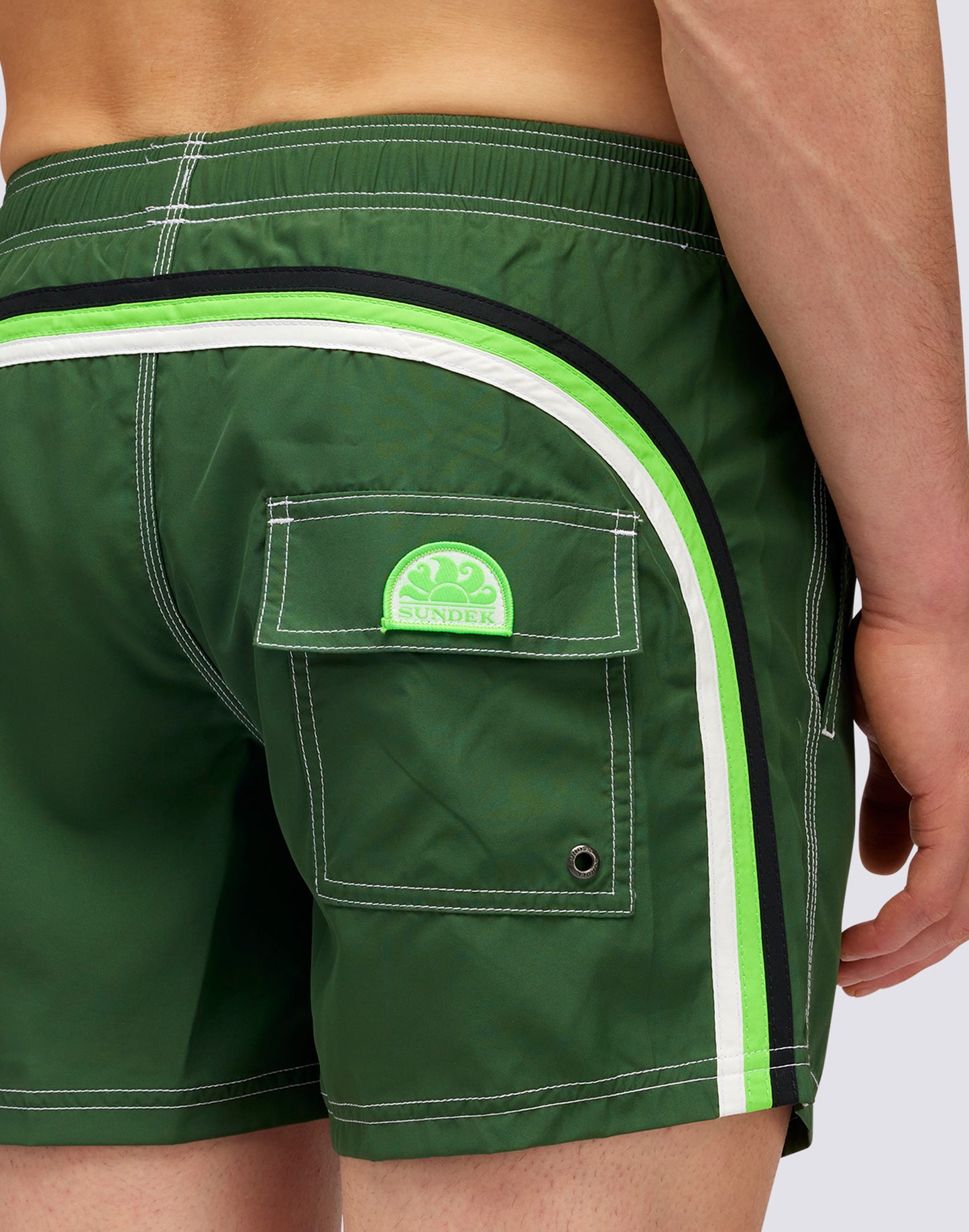 Sundek SHORT DE BAIN À TAILLE ÉLASTIQUE TAFFETA ICONIQUE m504bdta100 Sundek SHORT DE BAIN À TAILLE ÉLASTIQUE TAFFETA ICONIQUE m504bdta100