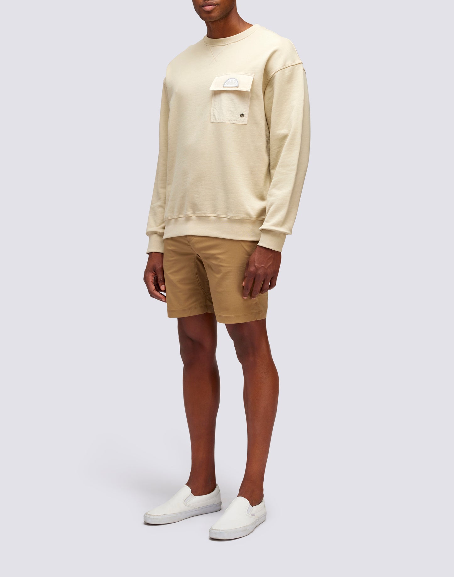 CREW NECK SWEATSHIRT WITH FRONT POCKET