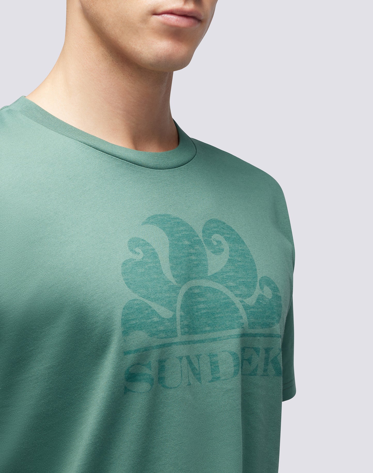 SHORT SLEEVED T-SHIRT WITH LOGO