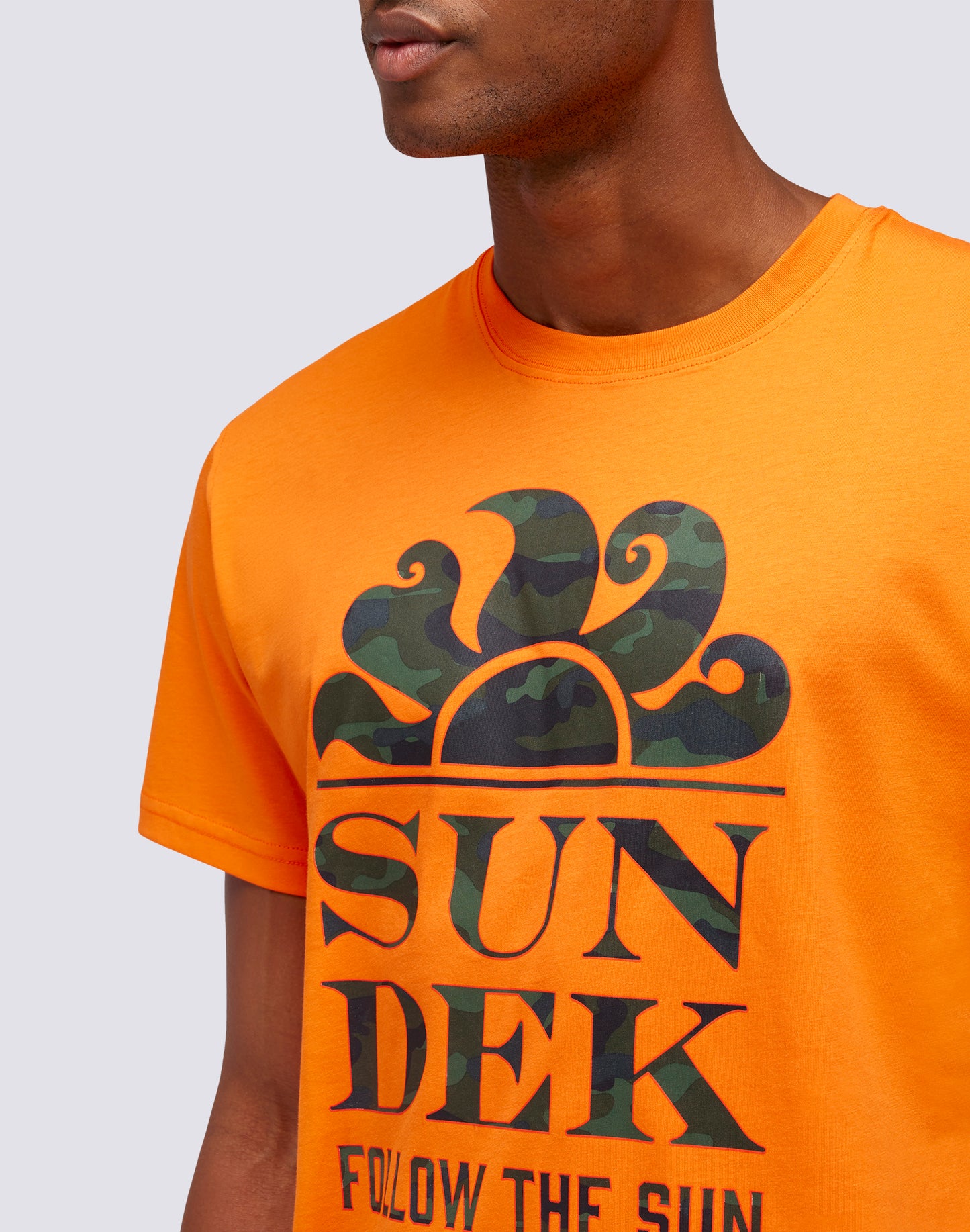 CAMISETA STAMPA CAMOU FOLLOW THE SUN