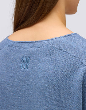 WOMEN'S V-NECK WOOL SWEATER