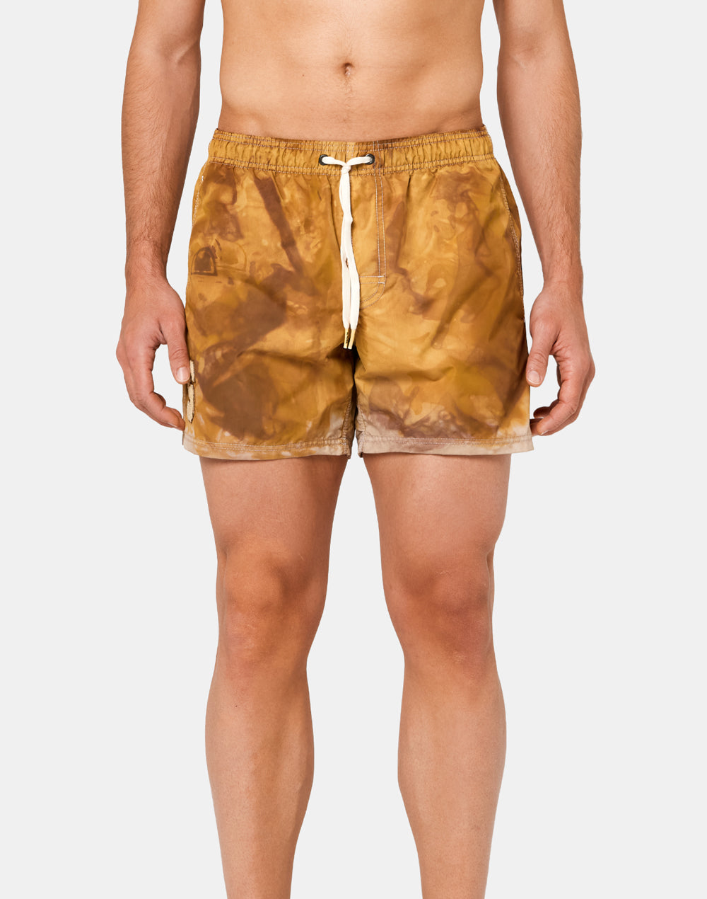 SHORT SWIM SHORTS WITH AN ELASTICATED WAISTBAND AND PATCH